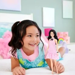 Barbie Fashionistas “Quick Curl” – Vichy rosa 65 Aniv.