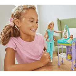Barbie Muñeca Pediatra con accesorios 3 años