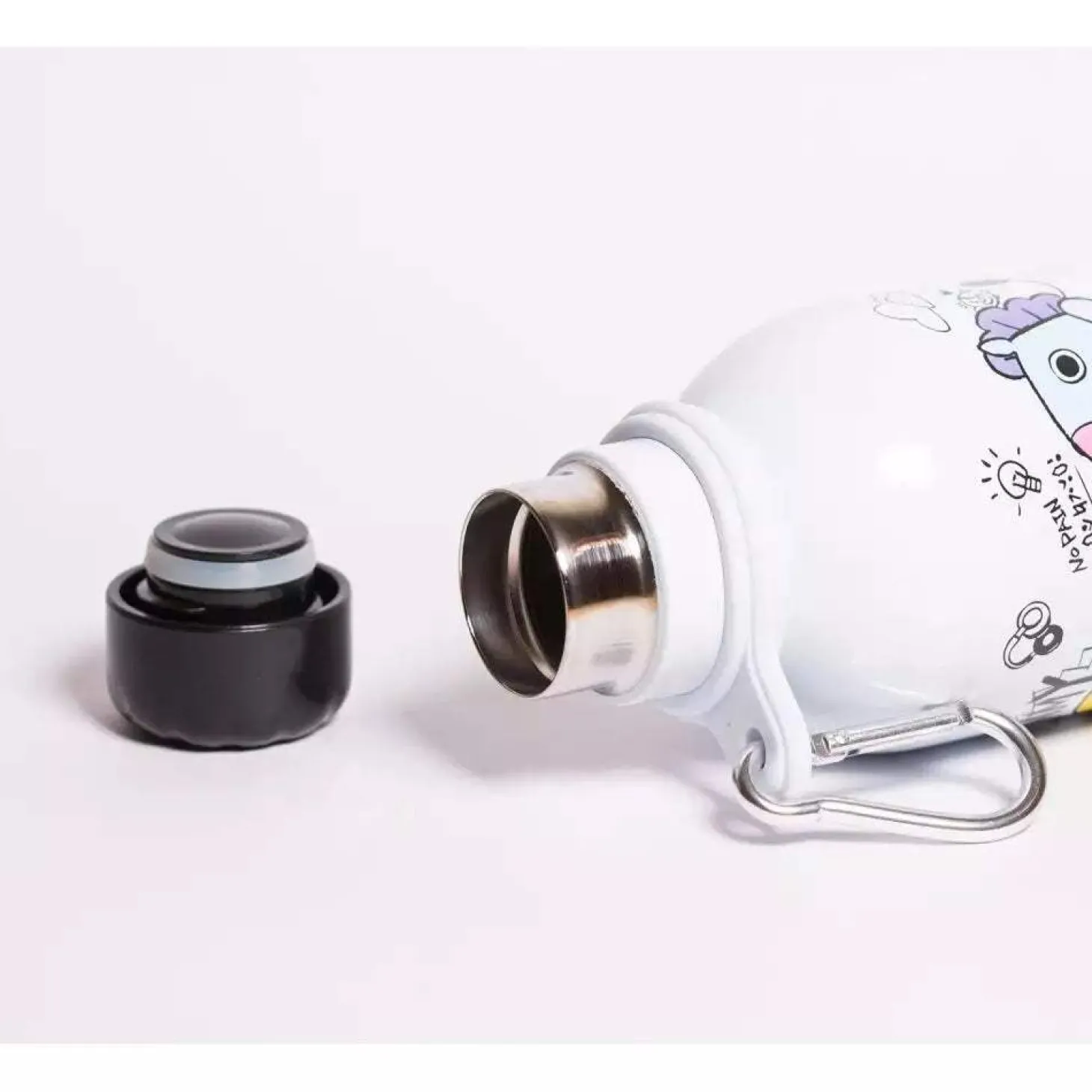 Botella metálica BT21 500ml – ¡Tu bebida siempre perfecta!