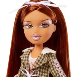 Bratz Stylin´ Yasmin Fashion Doll con camiseta personalizable