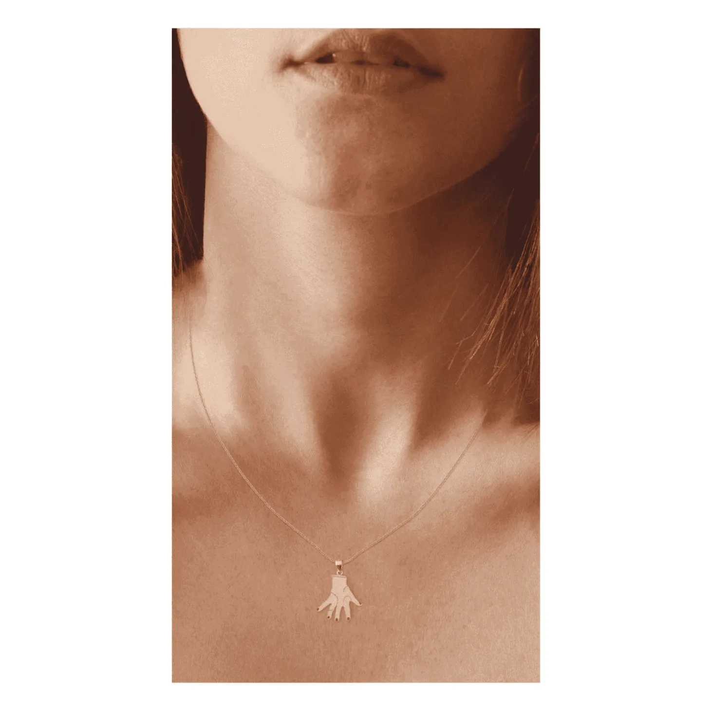 Collar Mano-Cosa Miércoles Addams - Diseño Exclusivo