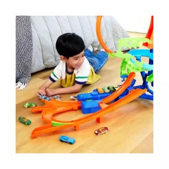 Hot Wheels Choque en el Aire – Conjunto de pista con propulsor motorizado y coche 1:64