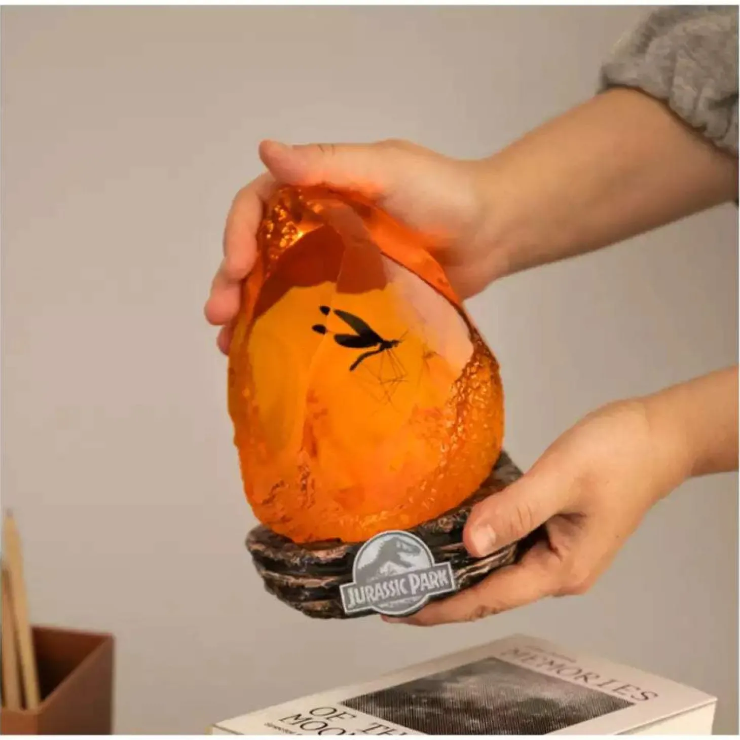 Lámpara Ámbar Jurassic Park con Mosquito