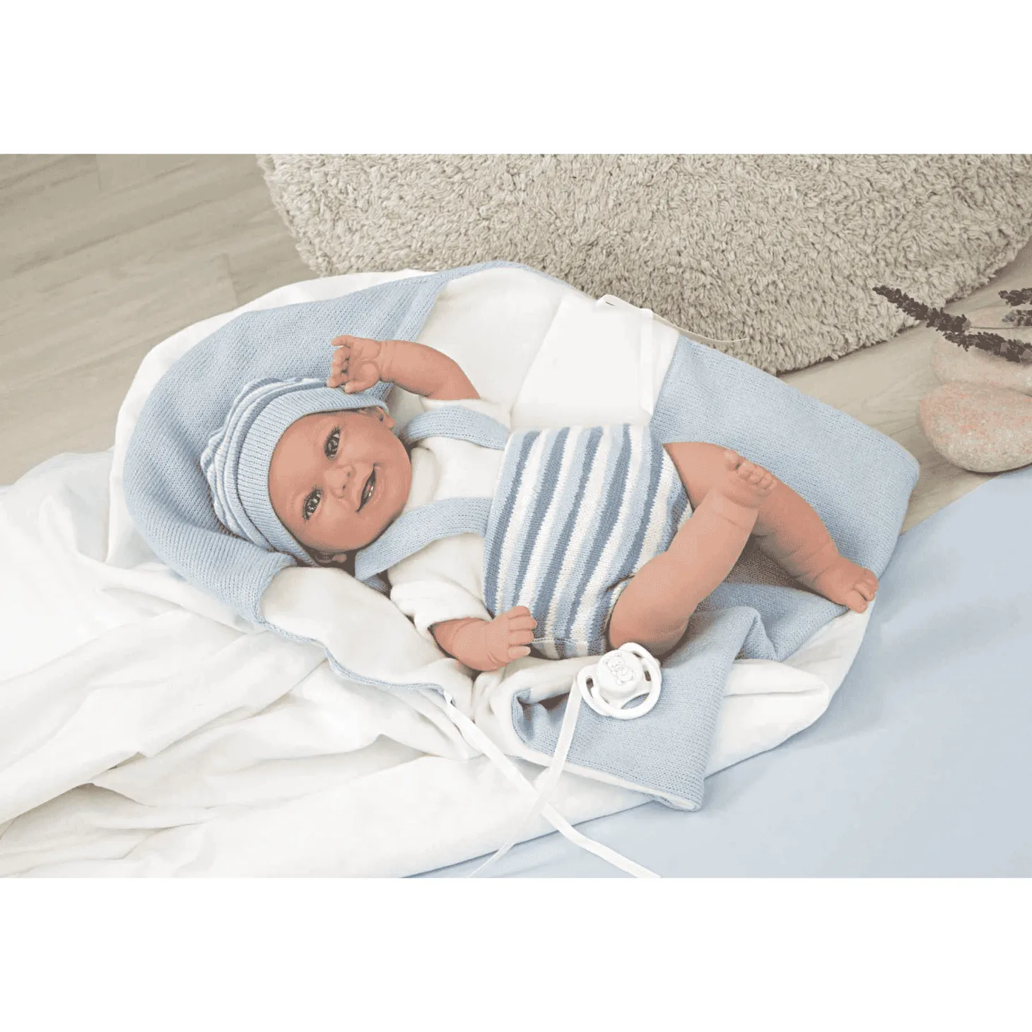 Muñeco Elegance de 35 cm Babyto azul con manta