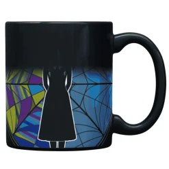 Taza térmica Wednesday con silueta en la ventana